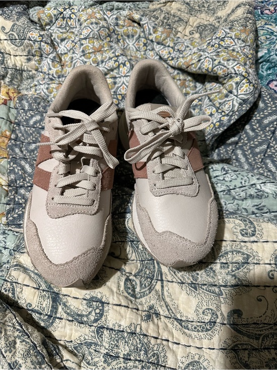 New Balance Shoes - New Balance Women's Sneakers in Light Gray and Blush Pink